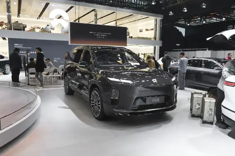 蔚来全新ES8,纯电续航635公里,还能换电,轴距3130毫米空间大