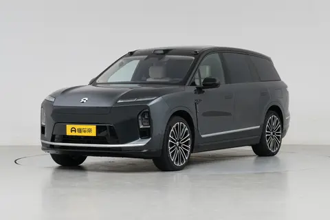 蔚来全新ES8：飞航按键岛+前备舱采用压电陶瓷车标