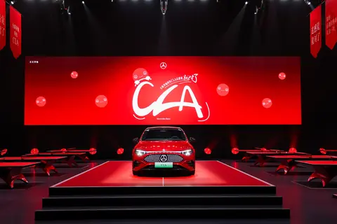 百年奔驰，正在被中国新能源上了一课